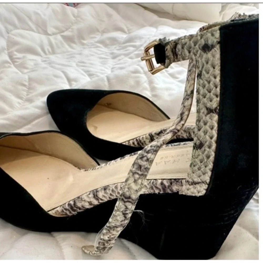 Cole Haan Grandseries Black Suede Snakeskin Ankle Strap Wedge Pumps 6.5